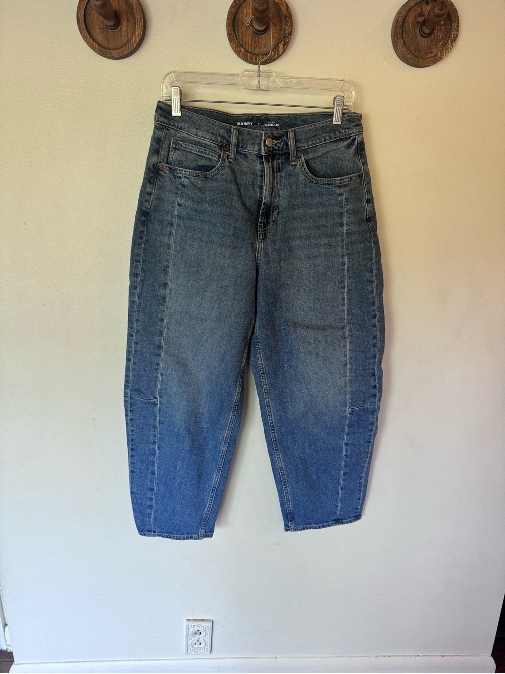 Old Navy High-Rise Barrel Denim Jeans in Medium Blue size 8